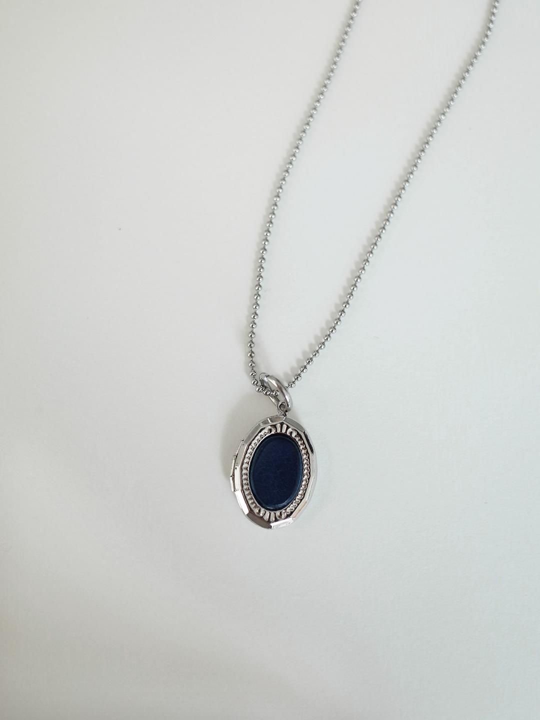 pendant necklace (navy)