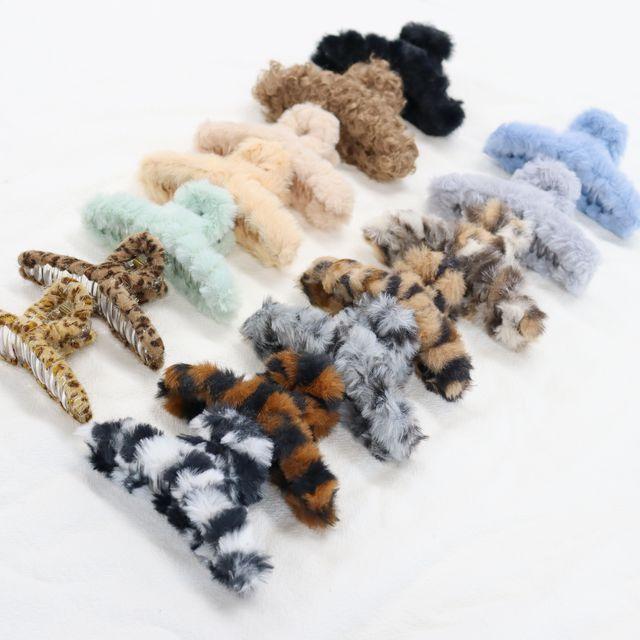 [1+1할인] 고급 포근 밍크 퍼 뽀글이 폼폼이 페이크퍼 겨울 꼬임 헤어 집게핀 헤어핀 모음