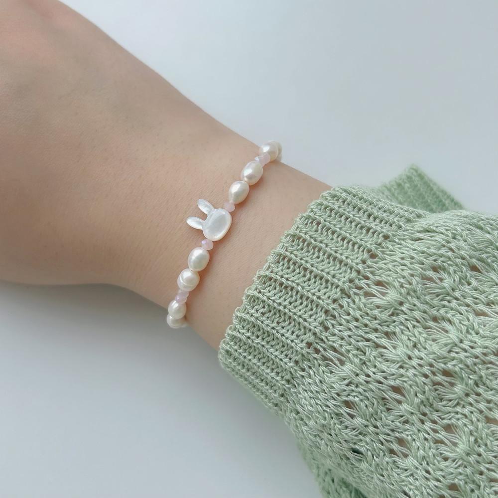 담수진주 자개 토끼 팔찌