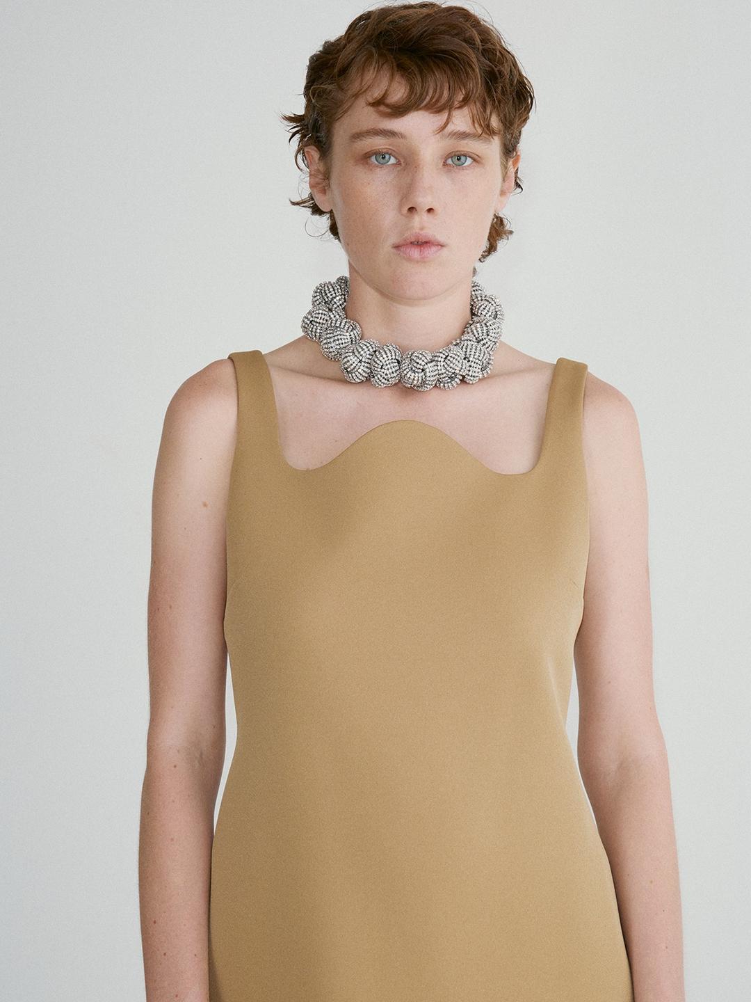 RC SIGNATURE CURVED NECK DRESS (OCHRE)