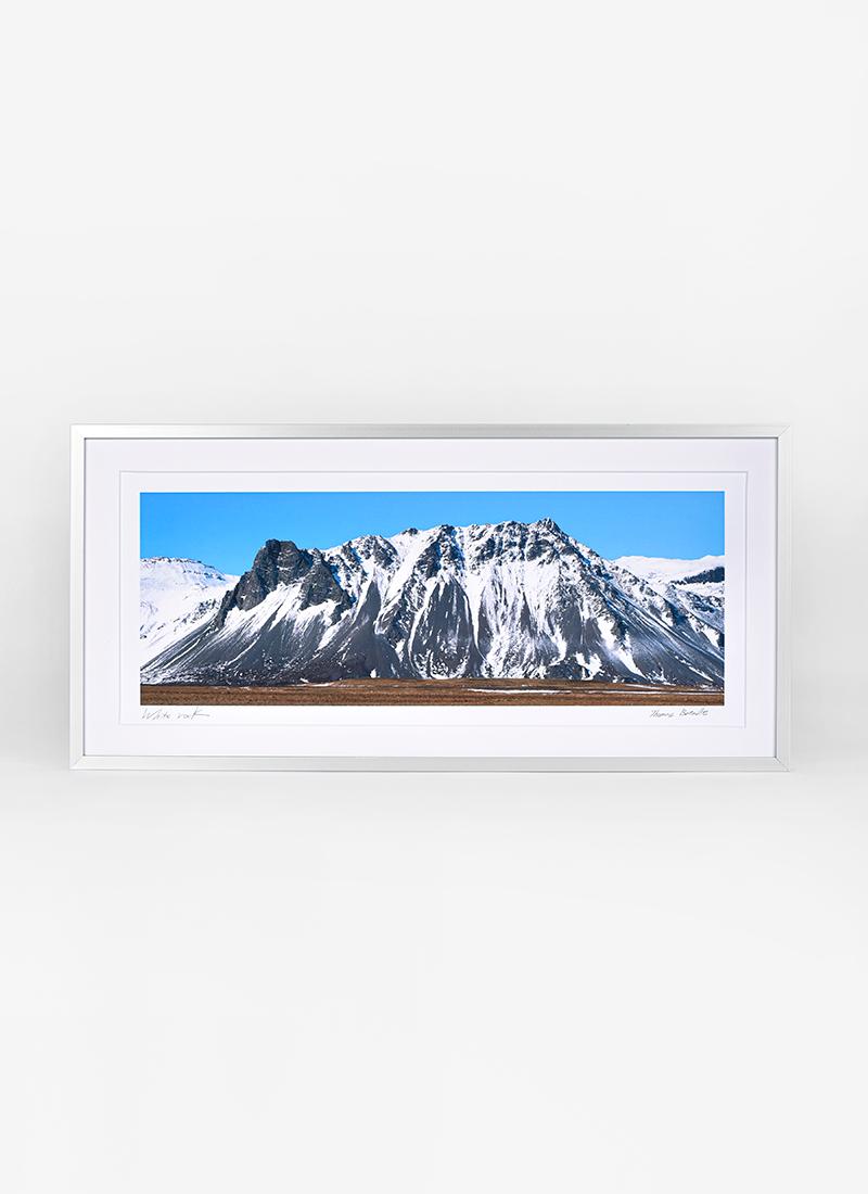 White rock, Iceland - Thomas Bataille / 여백