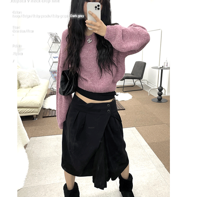 [제작배송지연] / Alpaca V neck crop knit