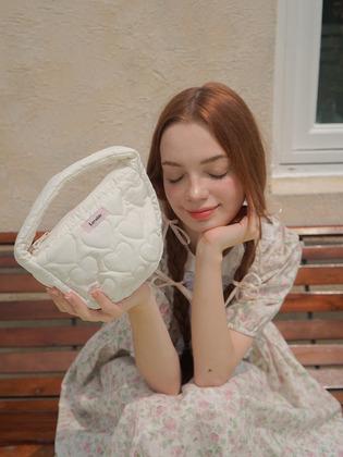 Lovable heart quilted mini bag ( Cream )