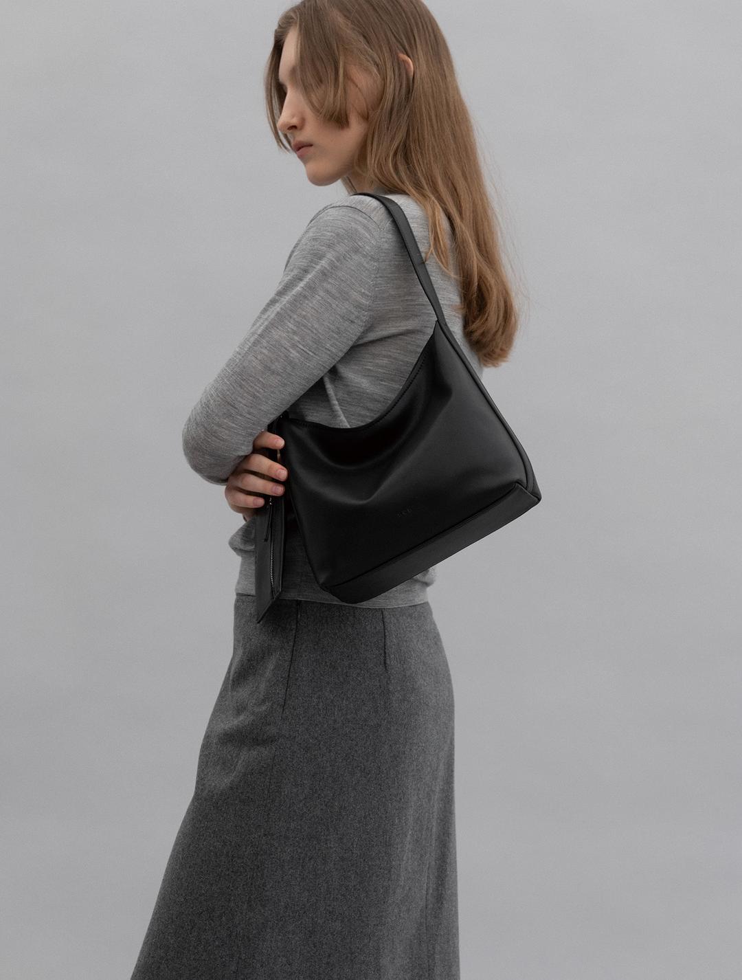 Mini pulpy hobo bag Black