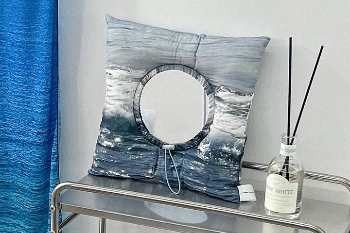 집들이 선물 쿠션 거울 술술 에디션 바다 윤슬 인테리어