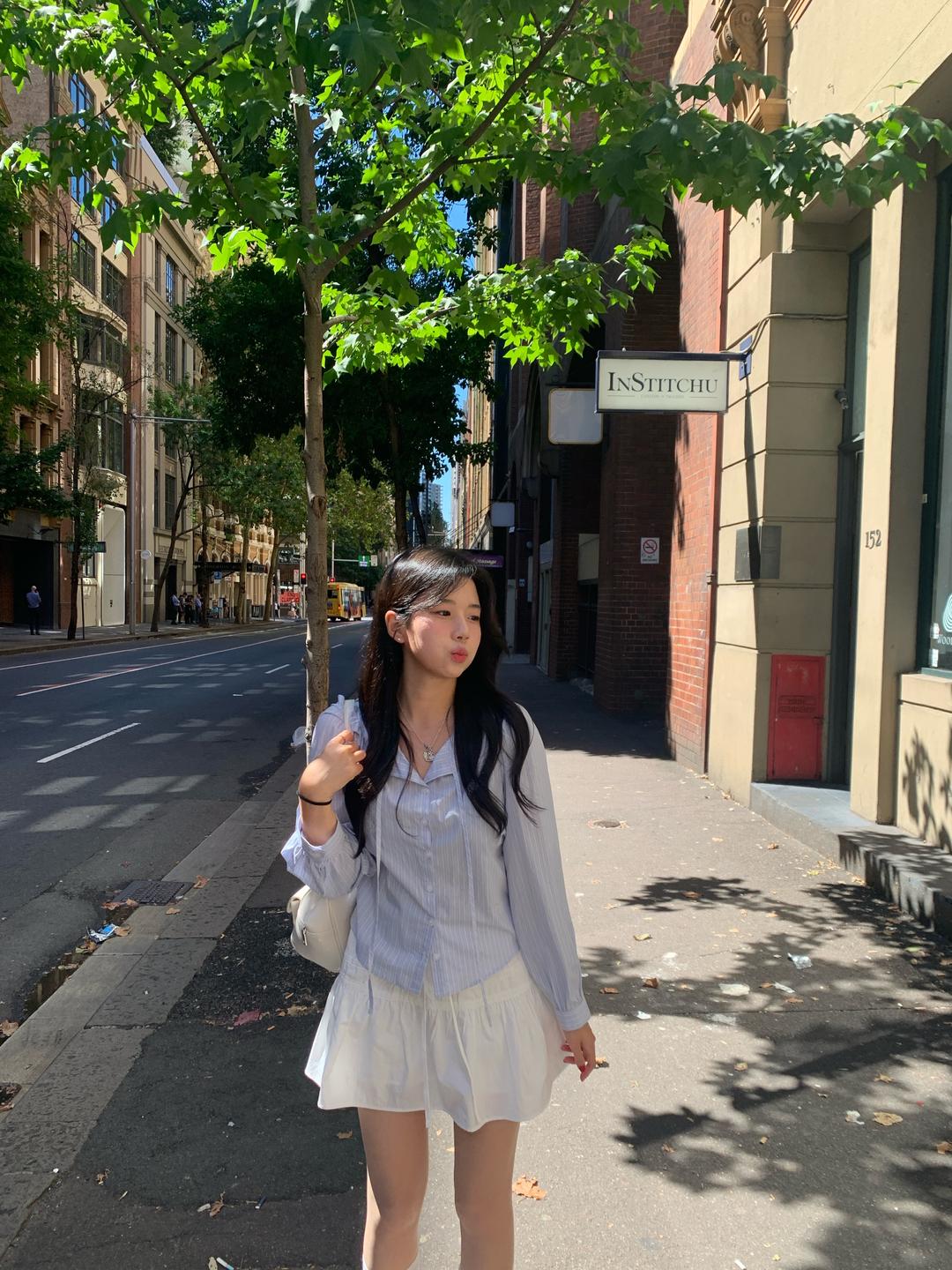 루앤메리 [🎀MADE/🤍당일발송] 포에 스트라이프 타이 셔츠 블라우스