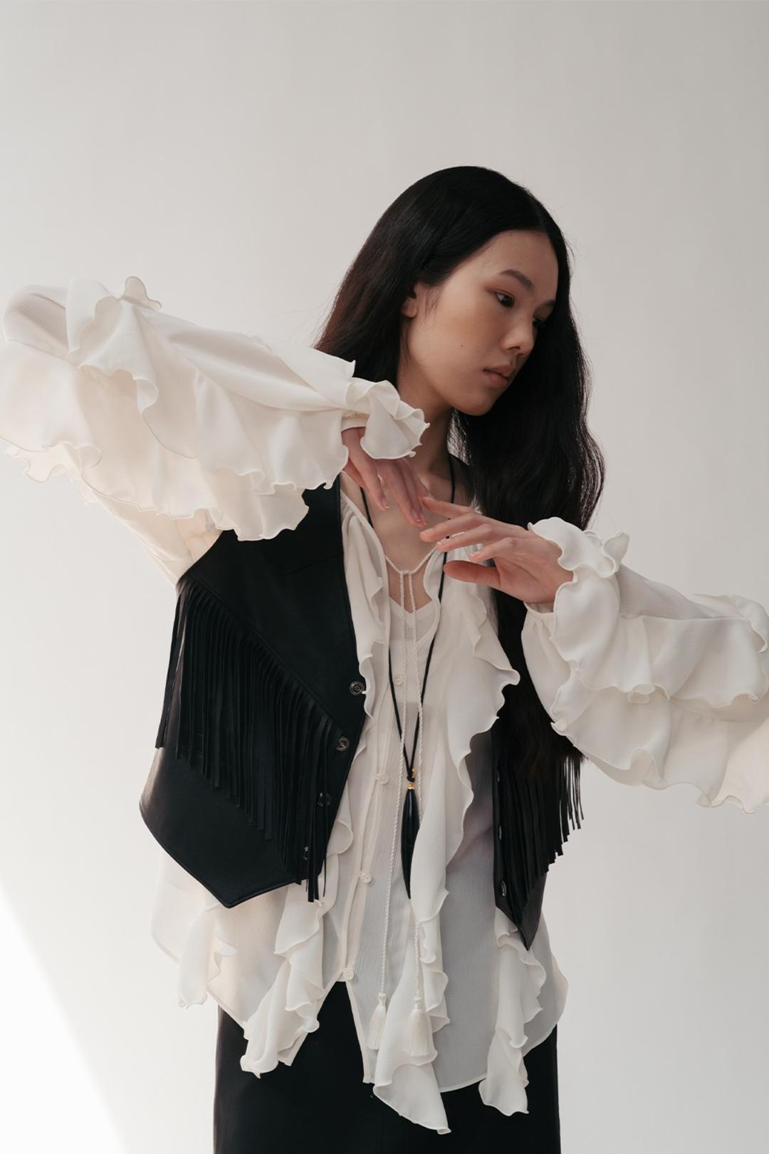 FIRA RUFFLED BLOUSE (IVORY)