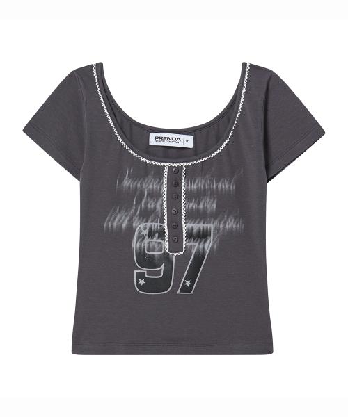 LETTERING 97 BUTTON TEE CHARCOAL