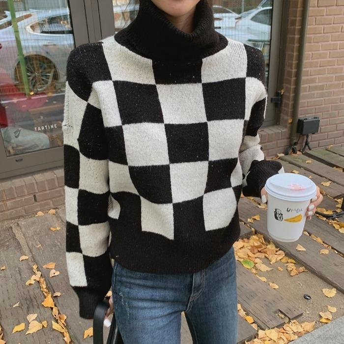 모네즈 터틀넥 니트