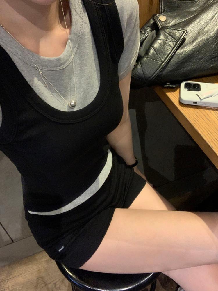 딥 U넥 코튼 나시