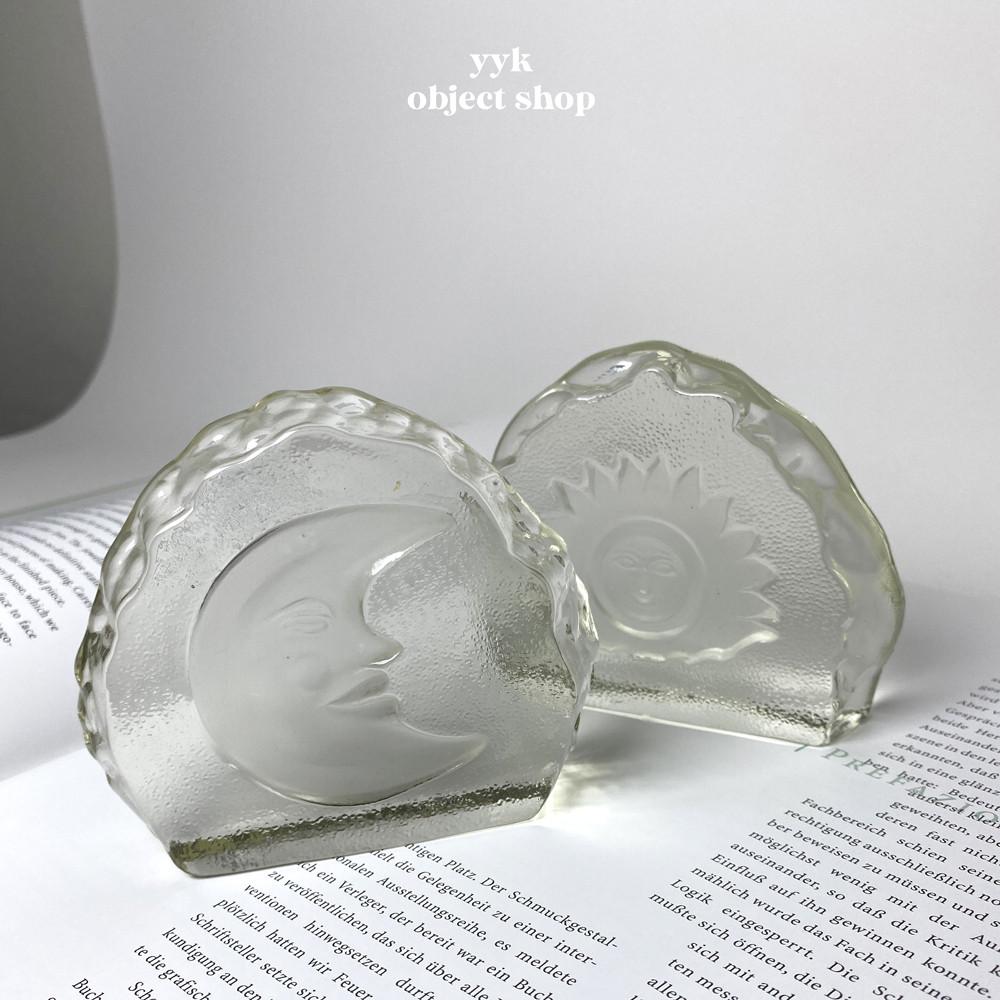 [Sun and Moon Frosted glass Paperweights] 특이한오브제 특이한빈티지소품 특이한유리소품 빈티지문진 집들이선물 엔틱한소품