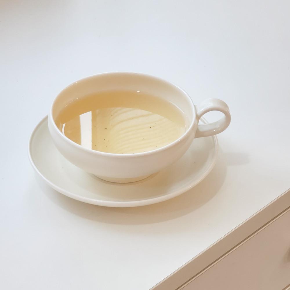 노솔 세라믹 홍차잔과 잔받침 세트 (200ml, 화이트) 홈카페 찻잔 티컵 티라이프