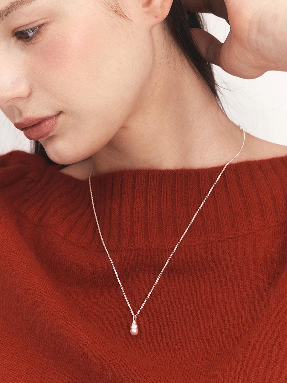 앵브록스 ruffle pearl drop necklace