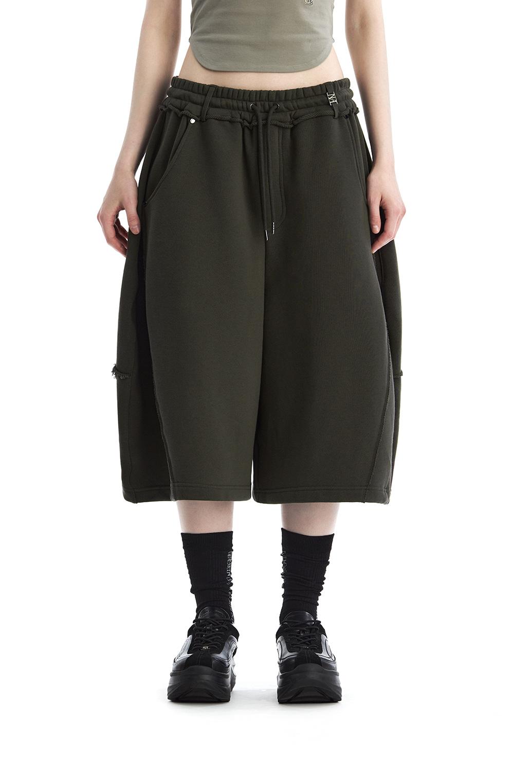 TMB Raw Cut Balloon Bermuda Set-Up Shorts [ Khaki ]