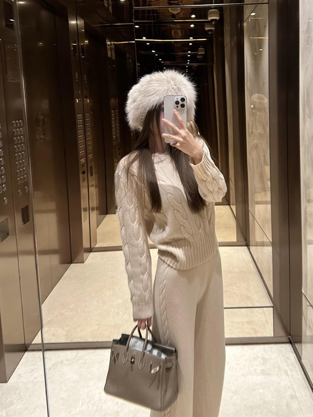 [캐시100] 로로 트위스티 라운지 니트 셋업 2color