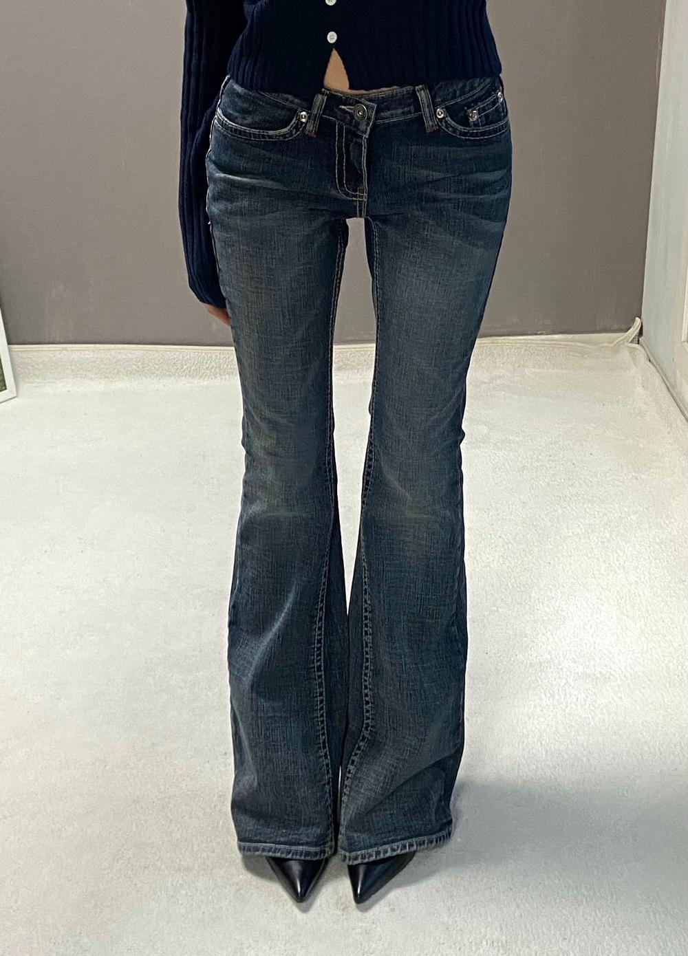 비츠앤밥스 BETTY LOWRISE BOOTSCUT PANTS