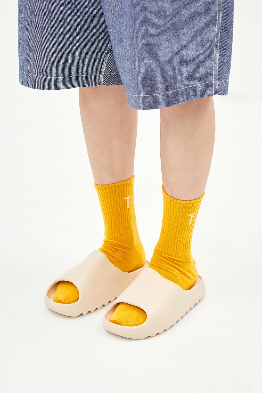 T LIBERAL SLIDE (IVORY)