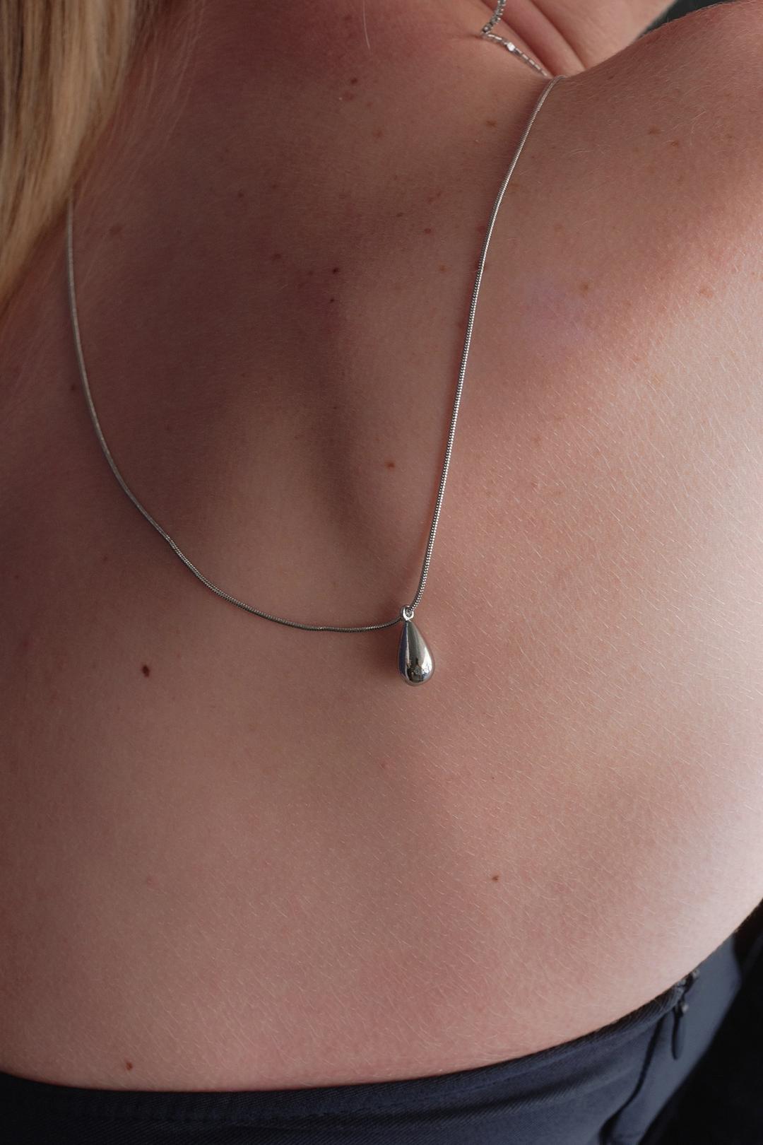 Teardrop Pendant Necklace - Silver