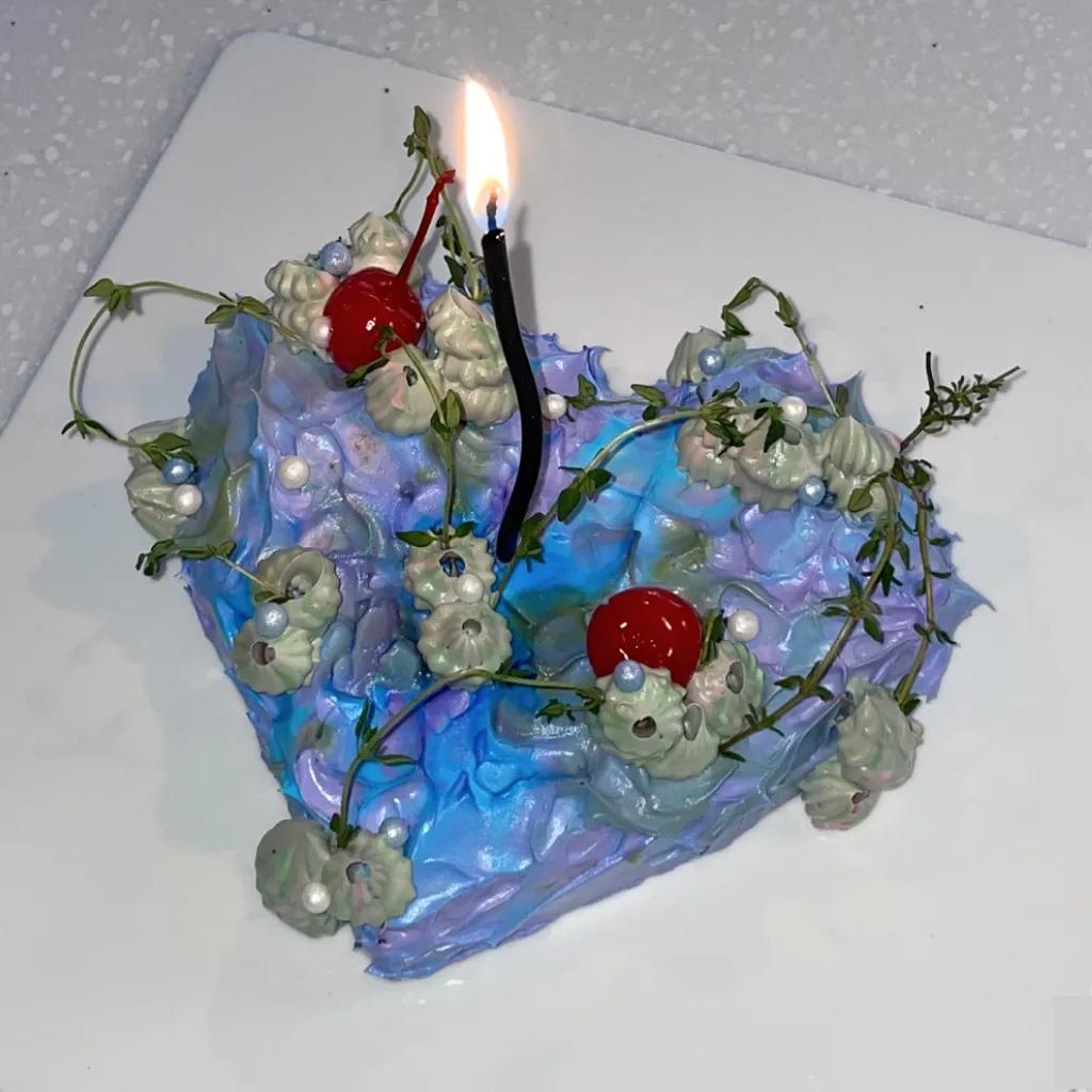 오로라를 담은 크루와상 케이크