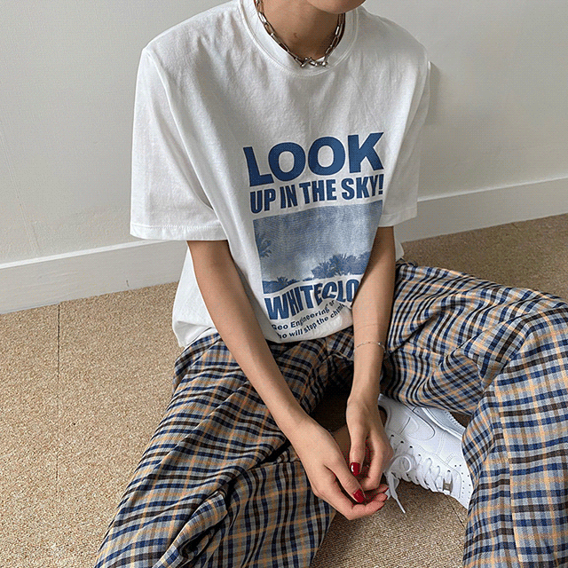 [포인트] 룩 레터링 반팔 티셔츠 (2c)