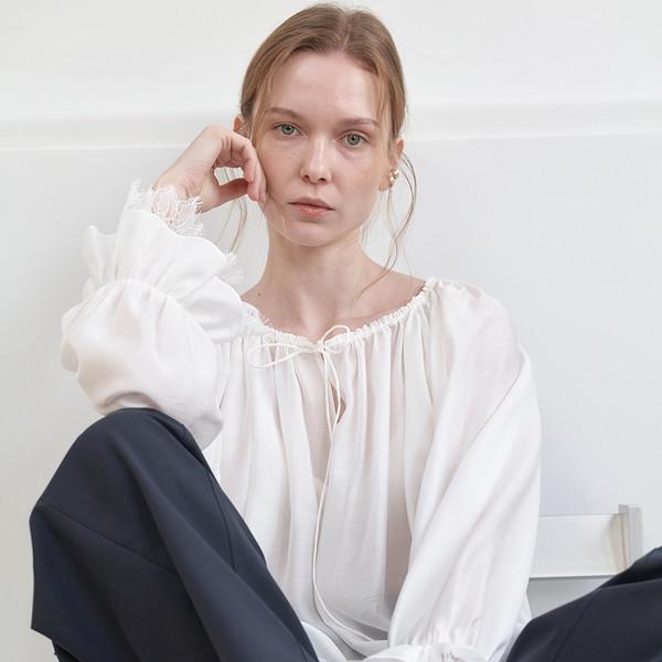 VINTAGE LACE BLOUSE (WHITE)