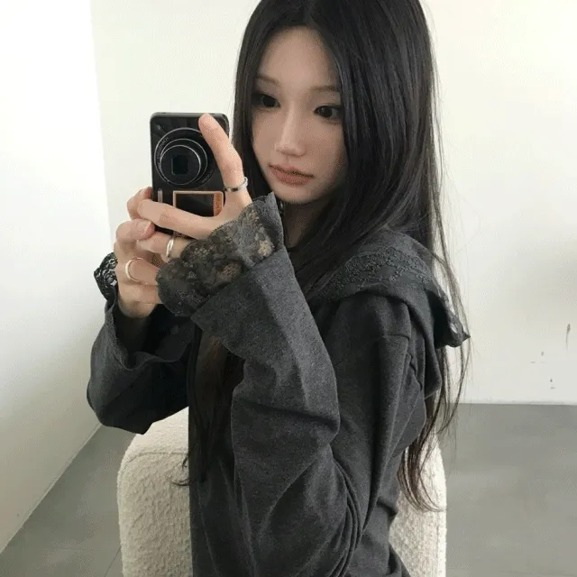 [안감기모💭/유니크포인트🩶] 레이스 버튼 사이드 셔링 후드티셔츠