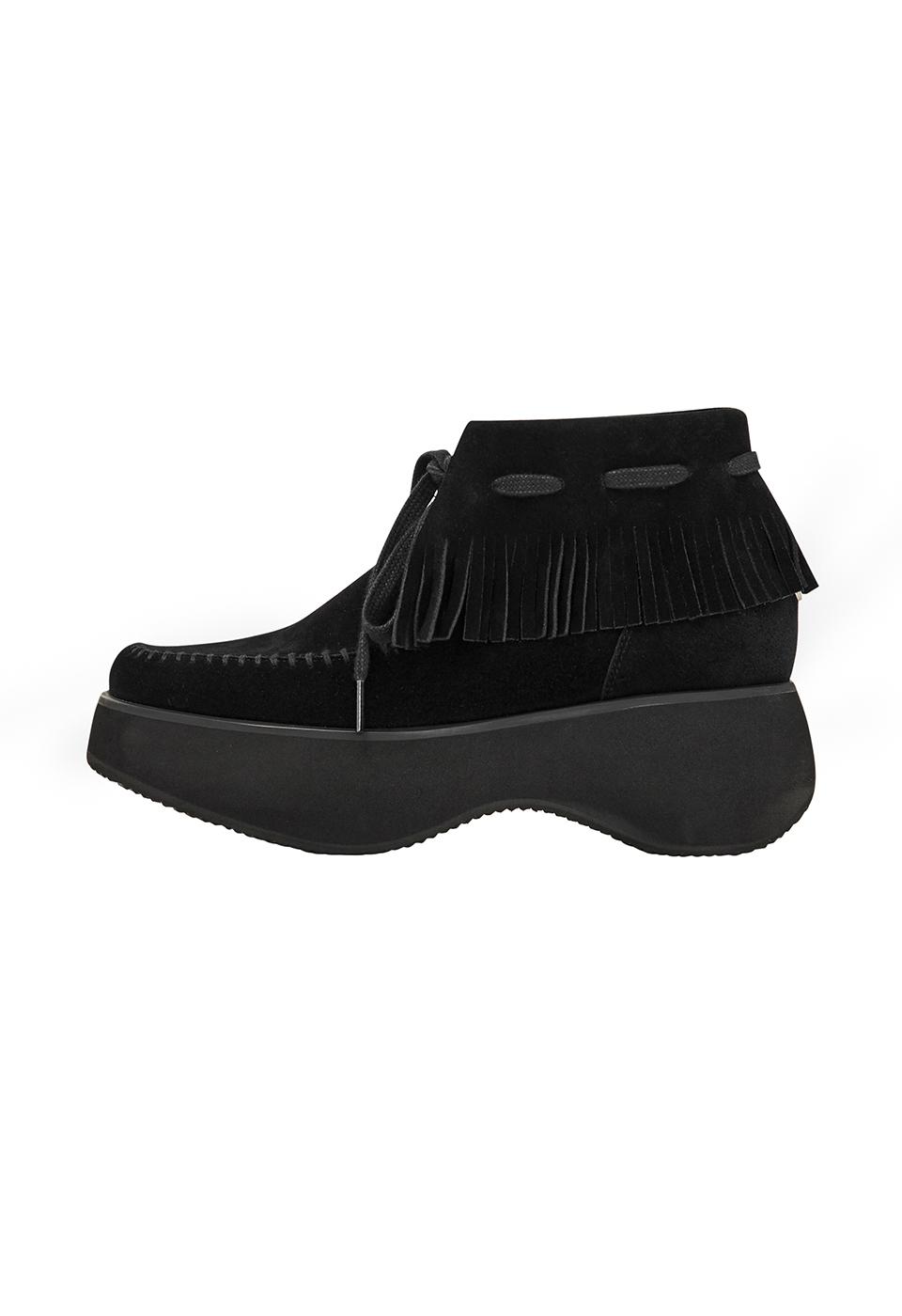 MOCCASIN PLATFORM BOOTS, BLACK