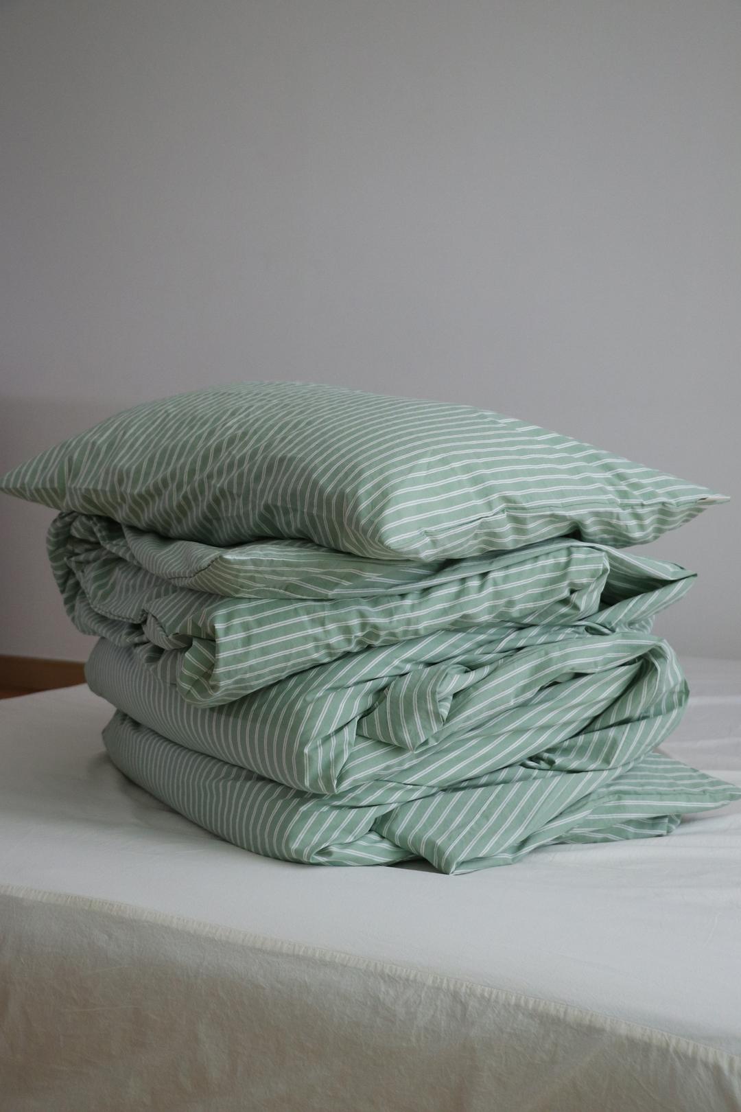 Simple stripe green bedding