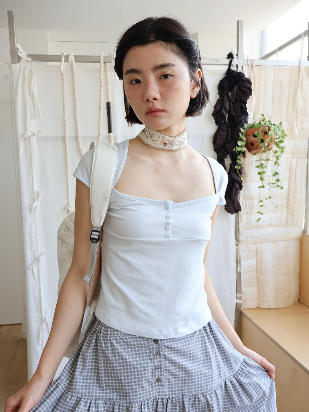 BUTTON LEAF SQUARE T-SHIRT SKY BLUE