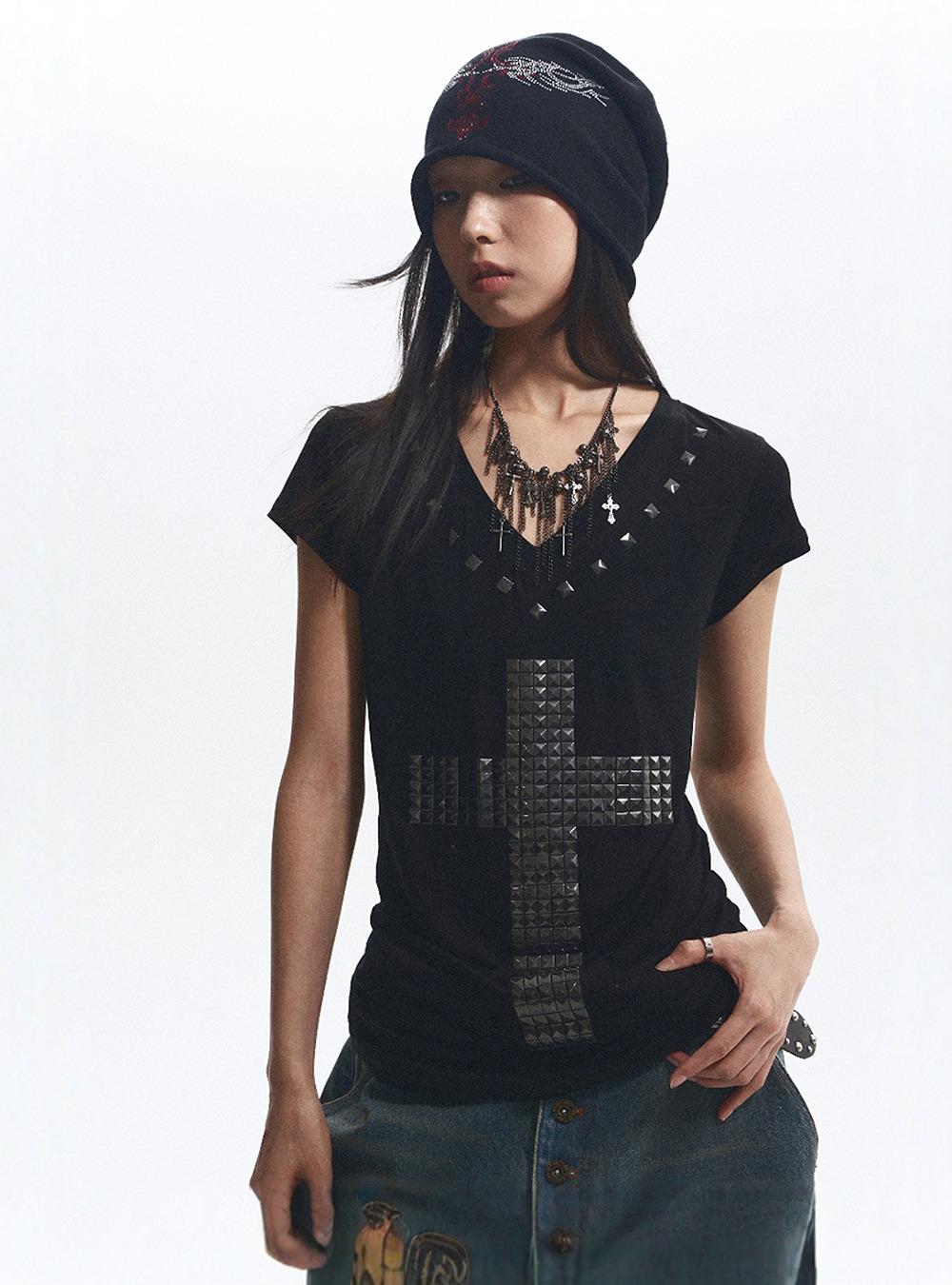 Studded Cross V-Neck Tee (3color)