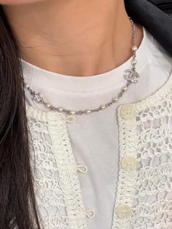 샤넬 25SS 크리스탈 CC 진주 목걸이 실버 ABF742