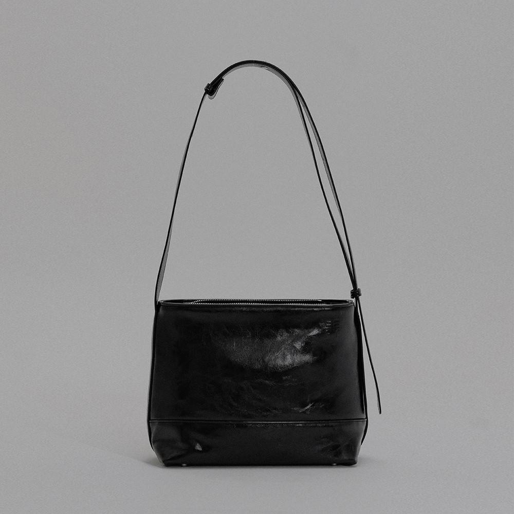 이피 플레인백 블랙 숄더백