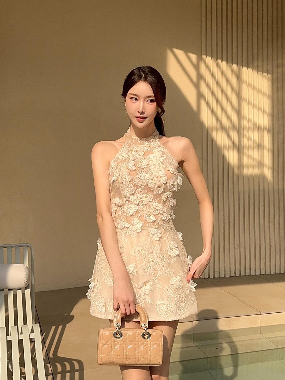 플로랄 홀터 원피스