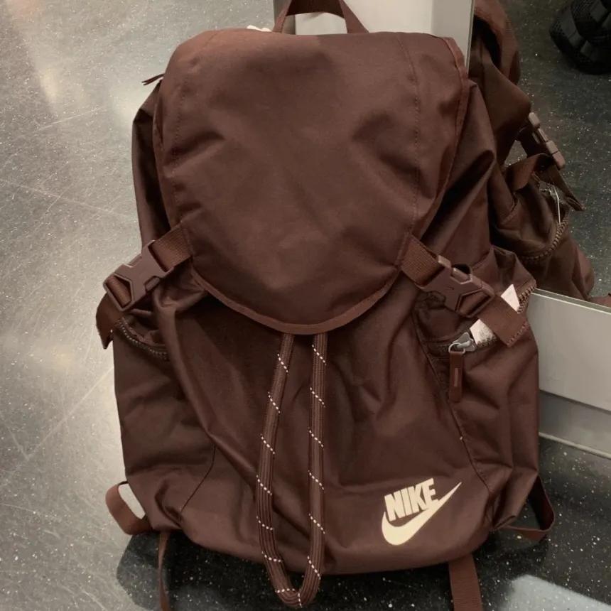 NIKE 나이키 헤리티지 백팩 브라운