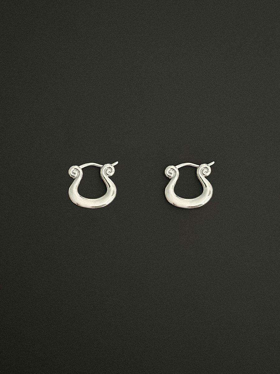 Smooth pepper earring