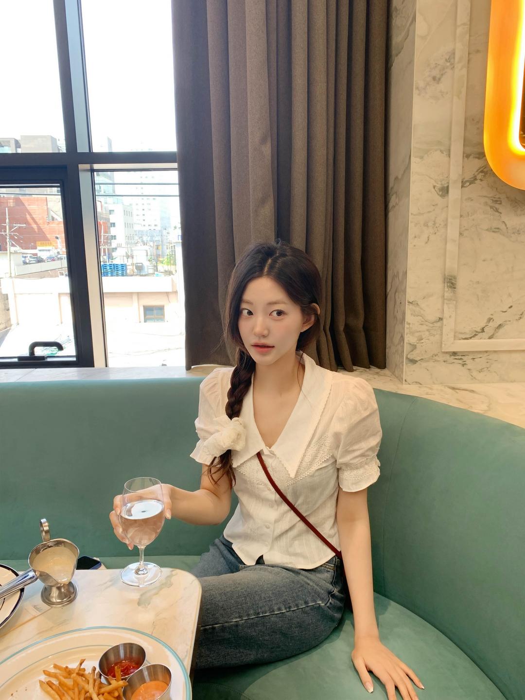 (pre-order) dreamy collar v-neck blouse_white