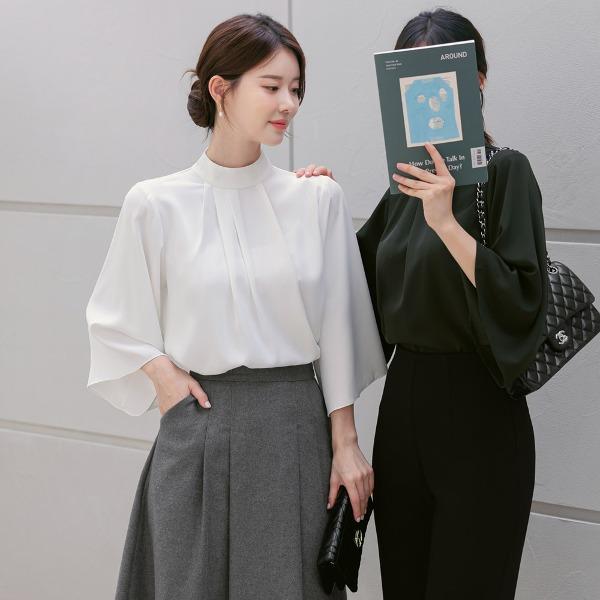 윈닉 하프 넥 윙 슬리브 블라우스