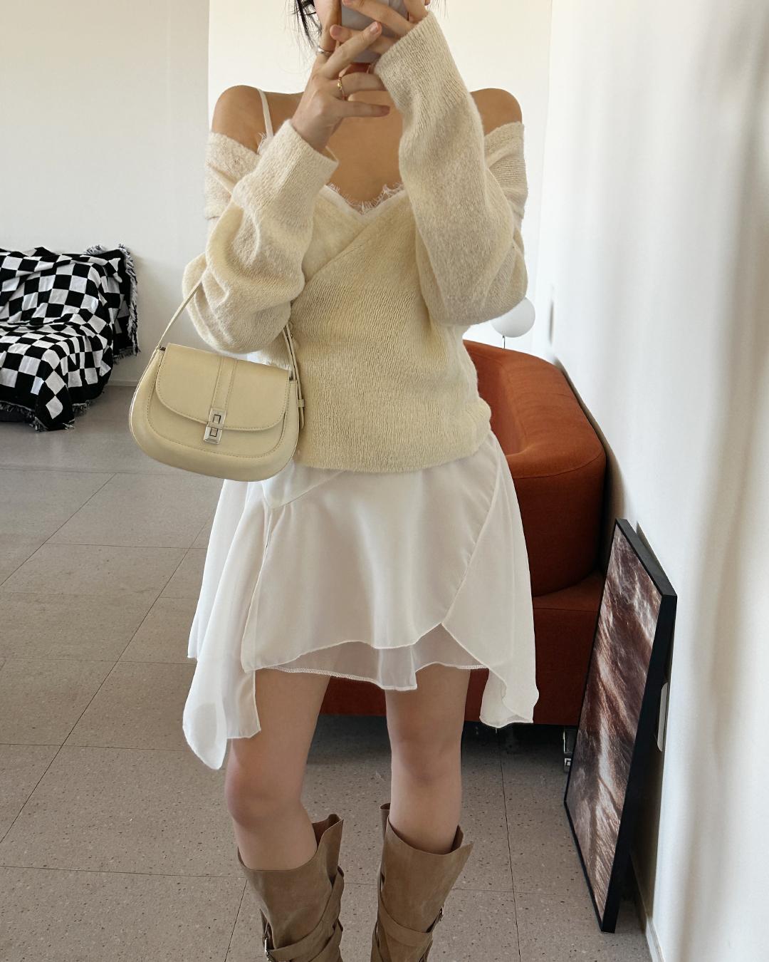 1월8일 페리 브이넥 끈조절 나시 뷔스티에 레이스 언발 밑단 슬립 원피스