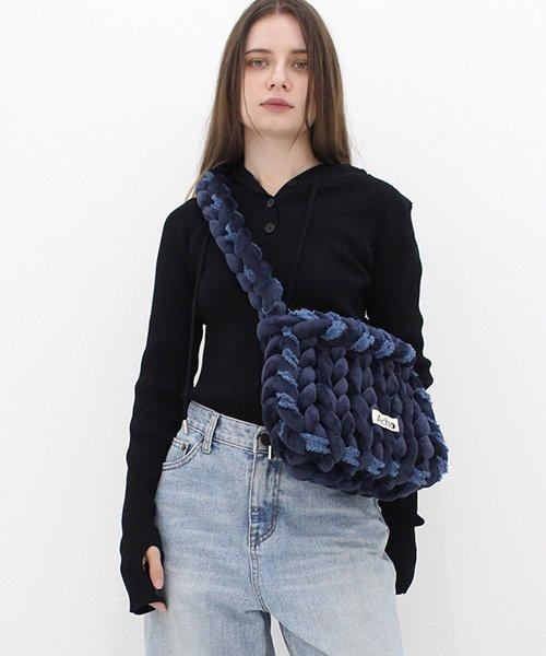 벨벳 데님 브레드 크로스백_네이비