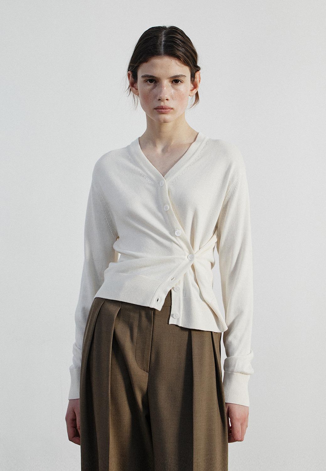 SIDE BUTTON V-NECK CARDIGAN - IVORY