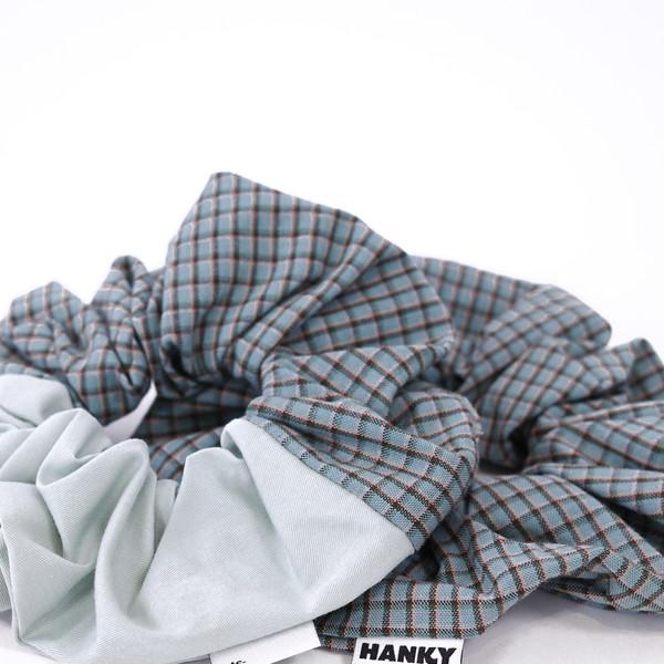 MINT CHOCOLATE DONUT SCRUNCHIE (1pc)