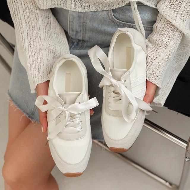 레일라 스니커즈 (2cm)