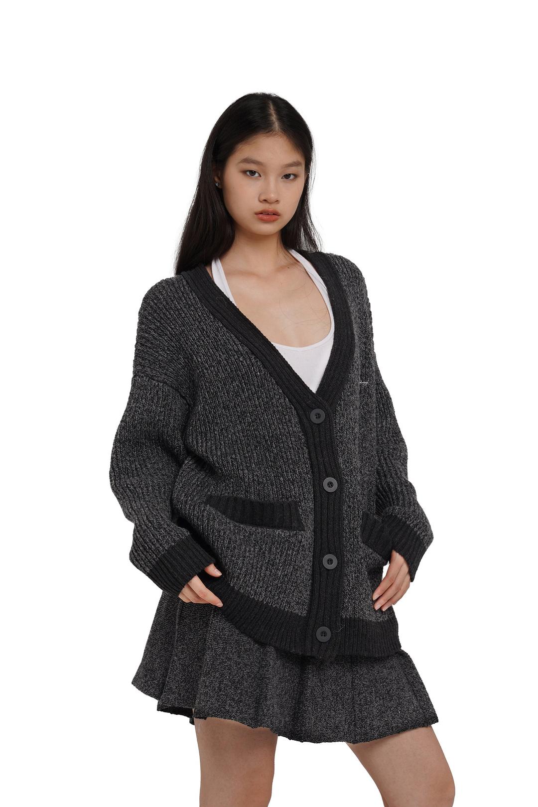 OVERSIZED KNIT COZY CARDIGAN & PLEATED KNIT MINI SKIRT - Sweater / S