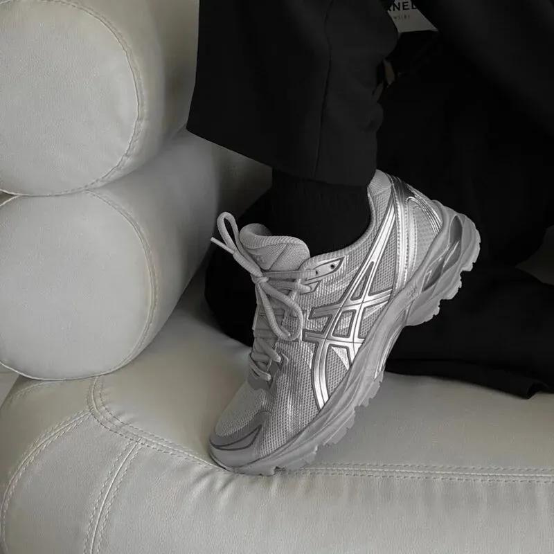 [빠른 출고] 아식스 젤 플럭스 4 실버 그레이 스니커즈 1011B646-020