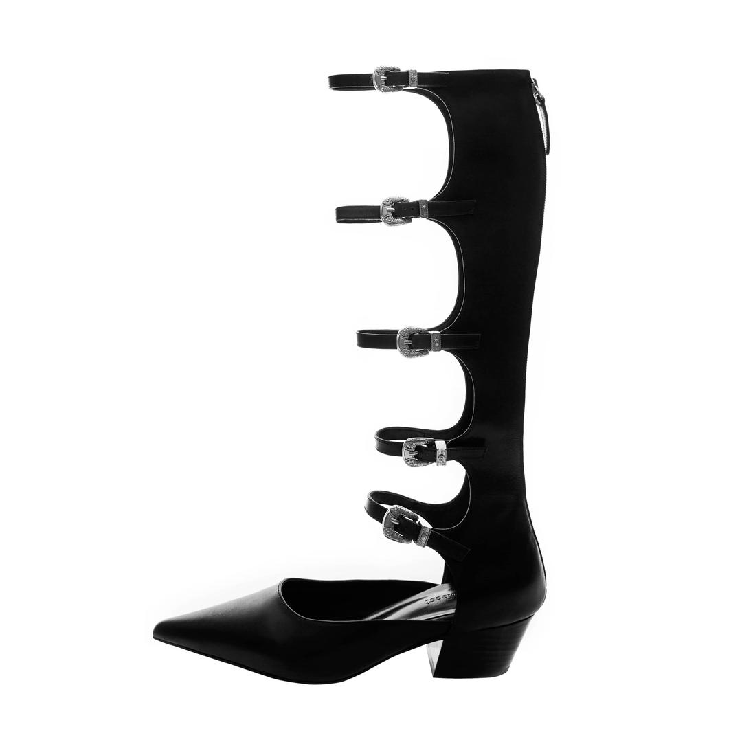 Numéro 2. Botte cinq brides