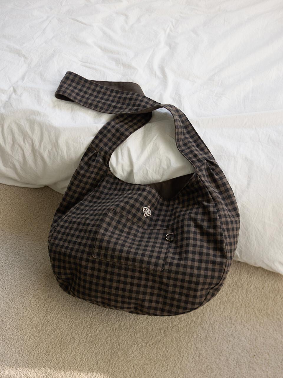 [CN]26 REVERSIBLE CHECK CROSS BAG [2 COLOR]