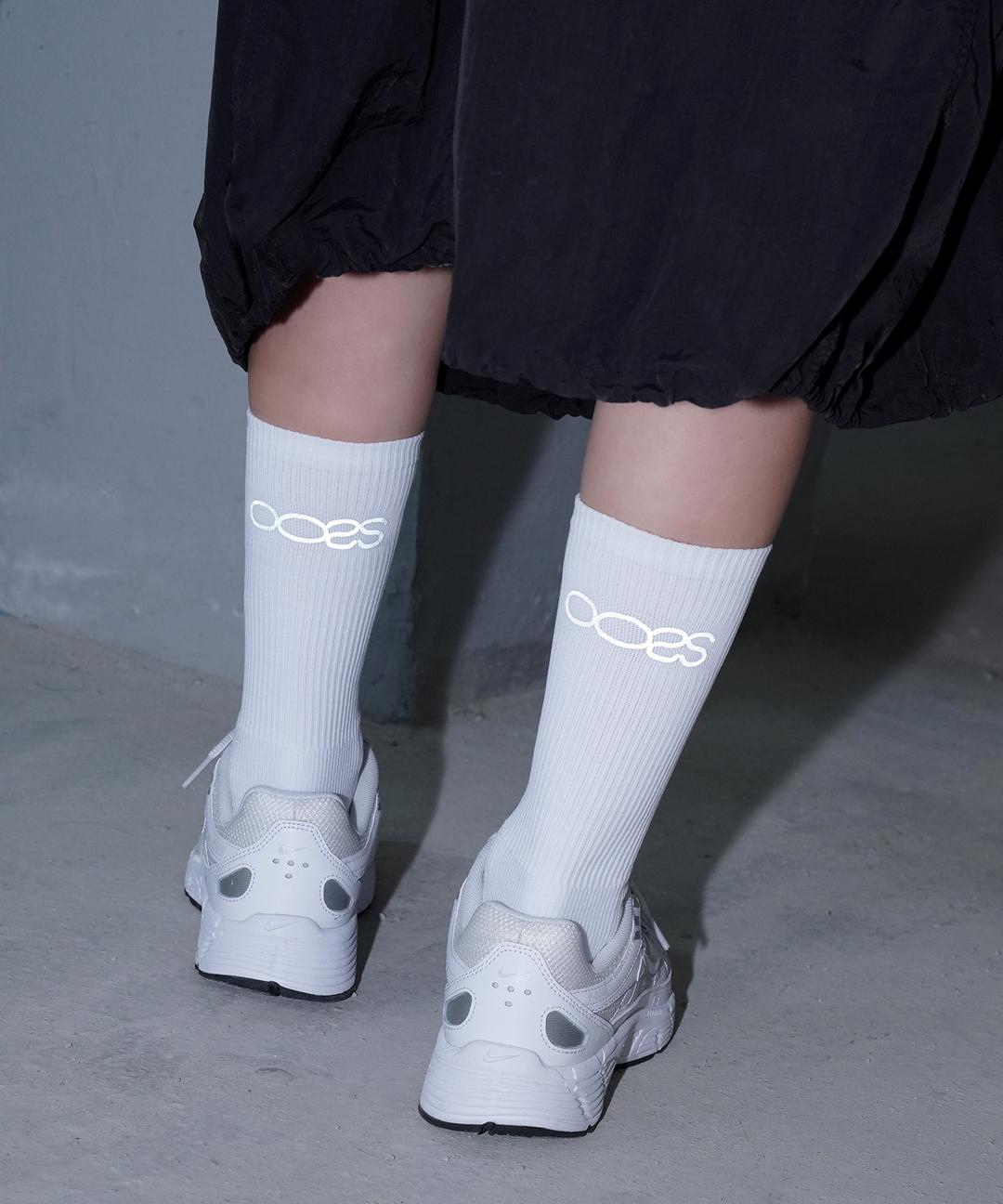 OOSS 여성 리플렉티브 러닝 크루 삭스 아이보리