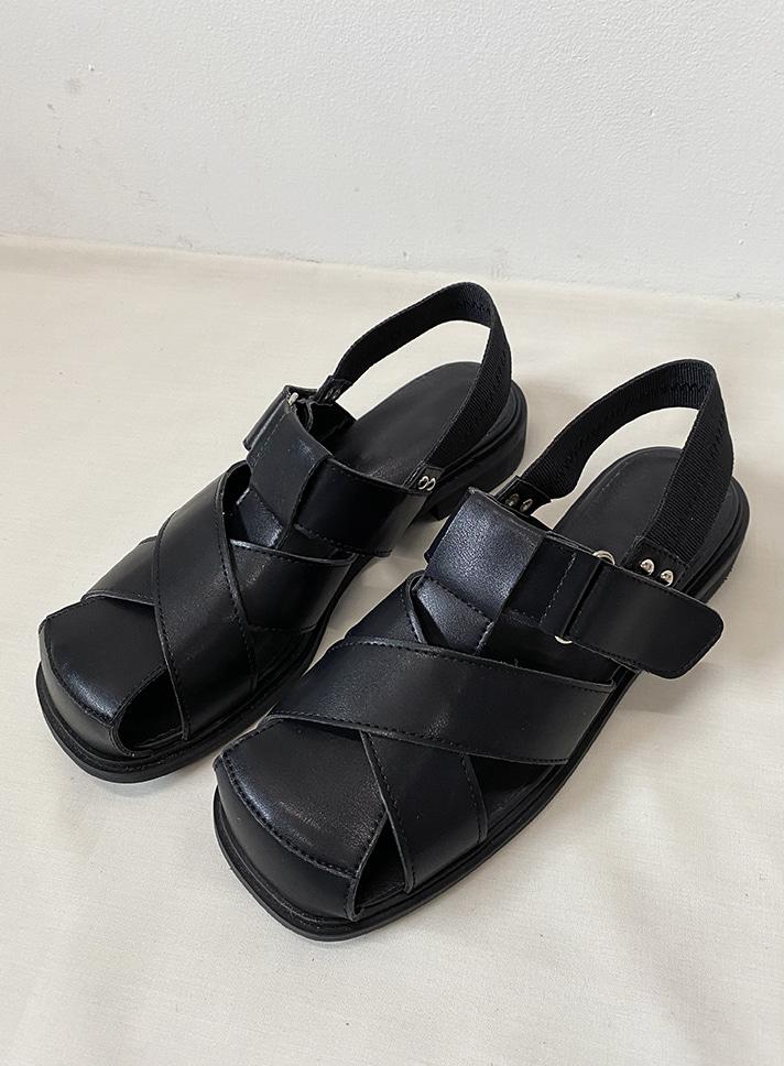 Bold strap sandals *당일발송