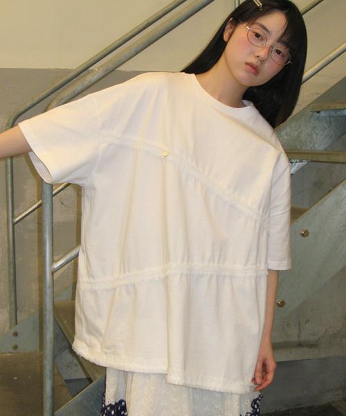 OBLIQUE FRILL SHIRRING OVER FIT T SHIRT WHITE