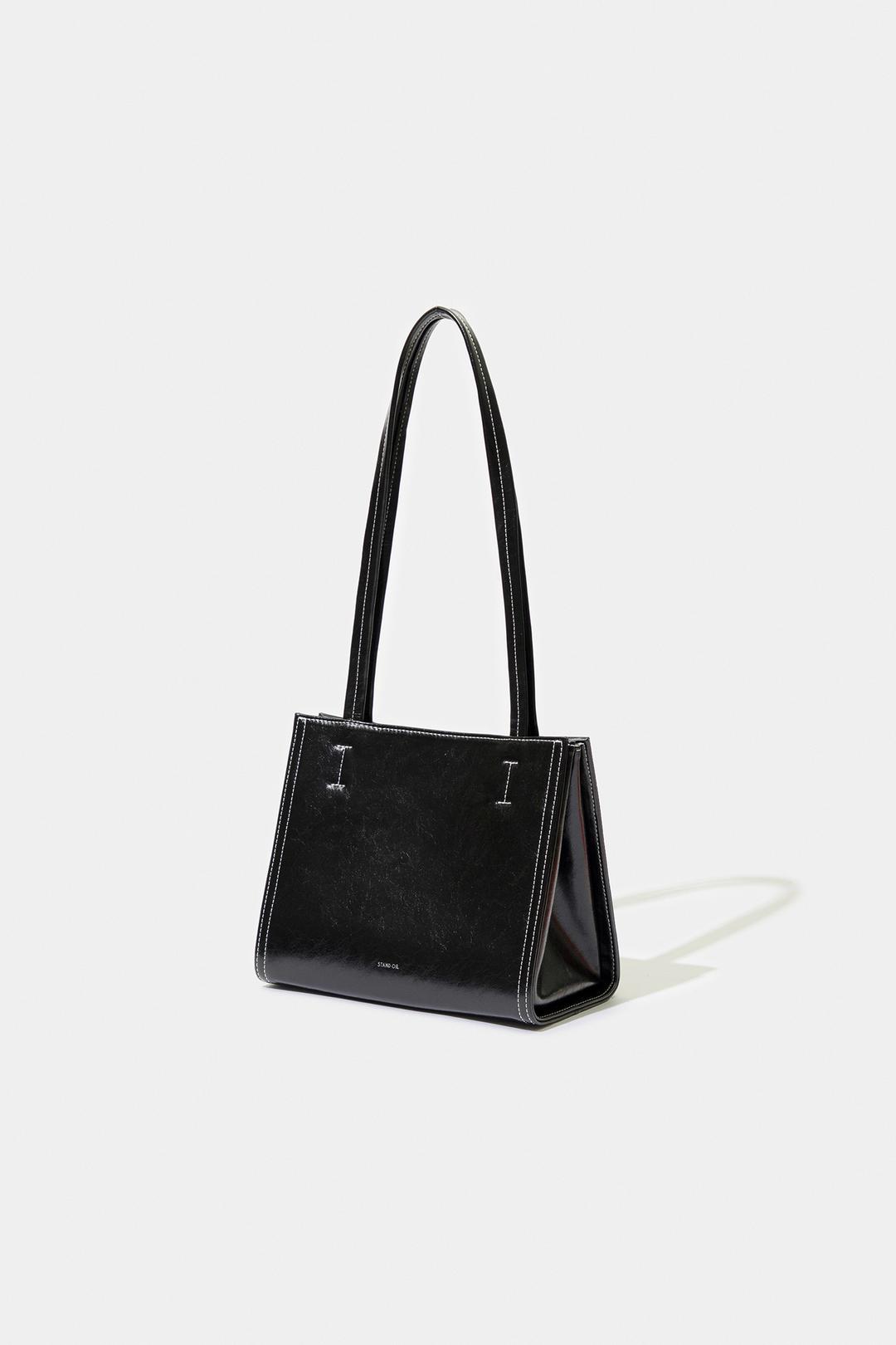 Oblong bag Mini · 오블롱백 미니 / 스티치블랙